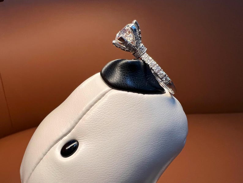 MY QUEEN 1.75-2.75ctw Moissanite Hight Setting Ring