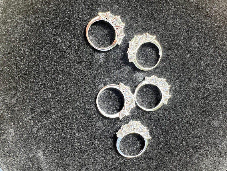 PENTABLING 3.6ctw Moissanite Ring